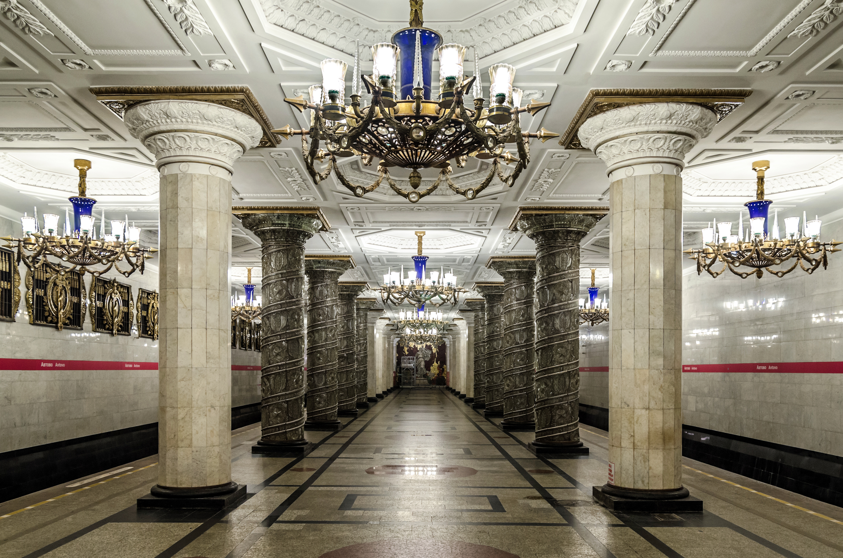 The St. Petersburg Metro: Red Line